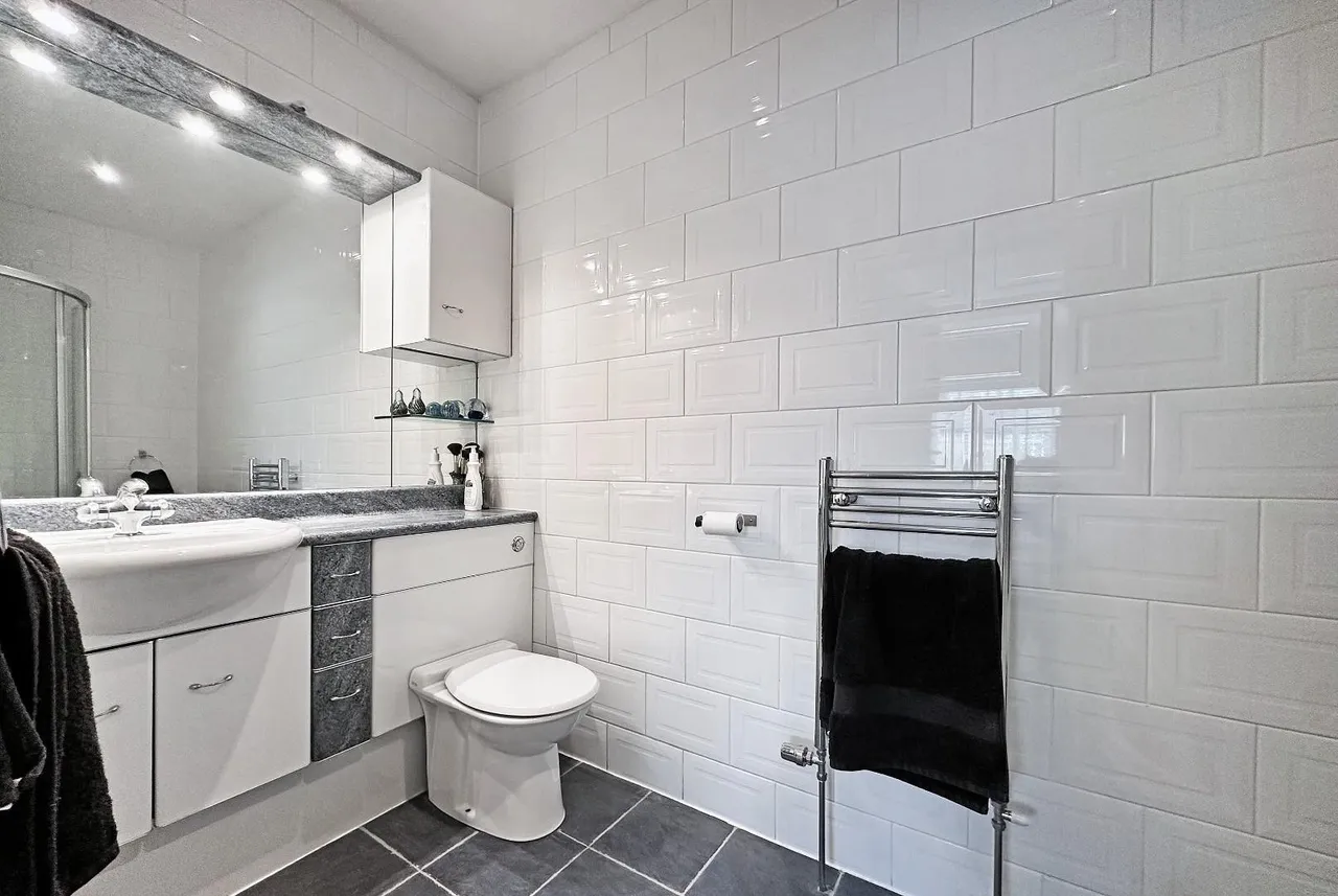 Woodhead Road, Hale, Cheshire WA15 9LD, photo 46