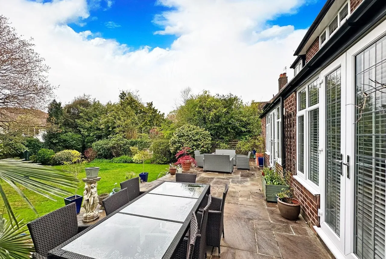 Woodhead Road, Hale, Cheshire WA15 9LD, photo 28