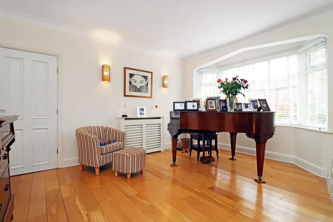 Woodhead Road, Hale, Cheshire WA15 9LD, photo 7