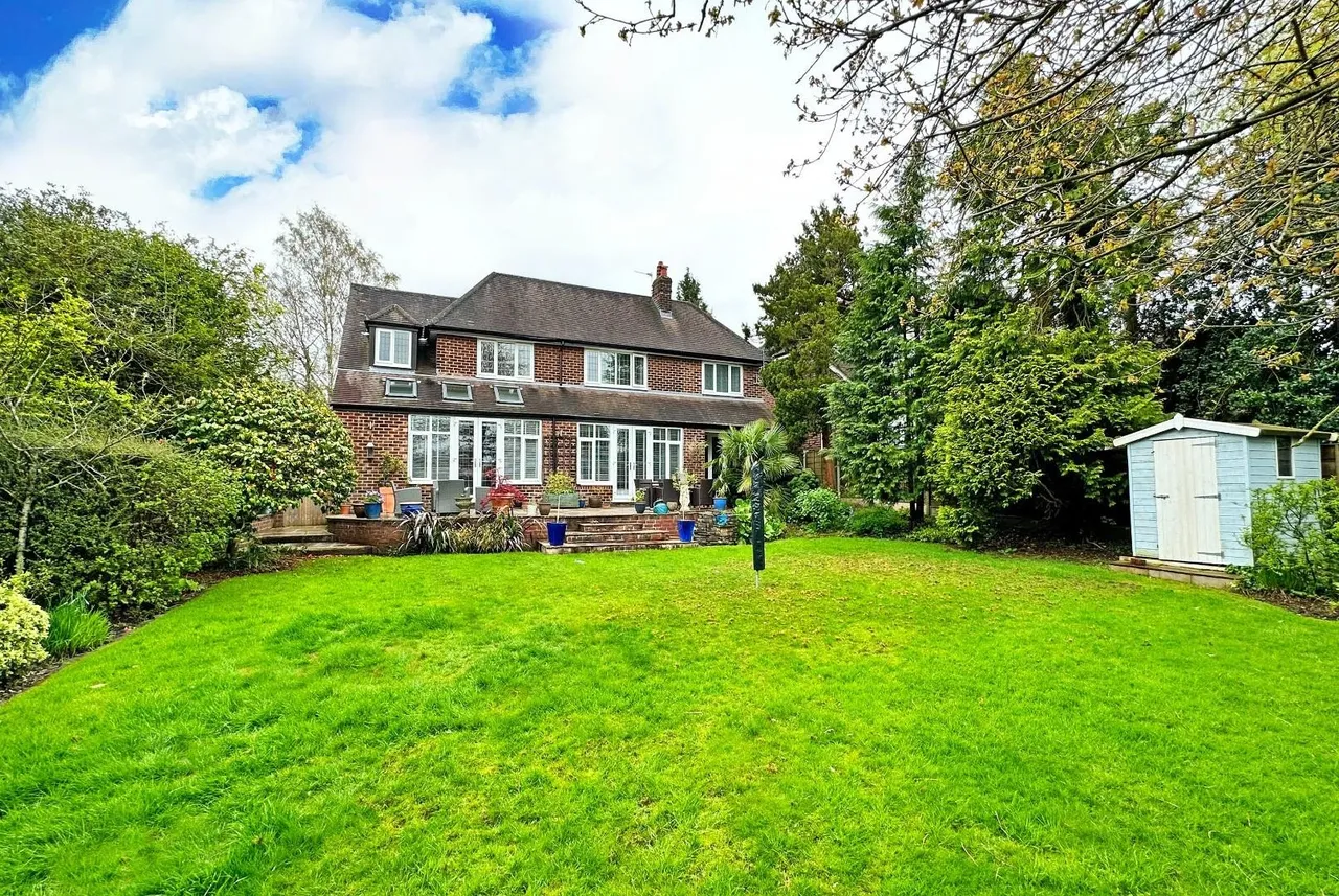 Woodhead Road, Hale, Cheshire WA15 9LD, photo 32