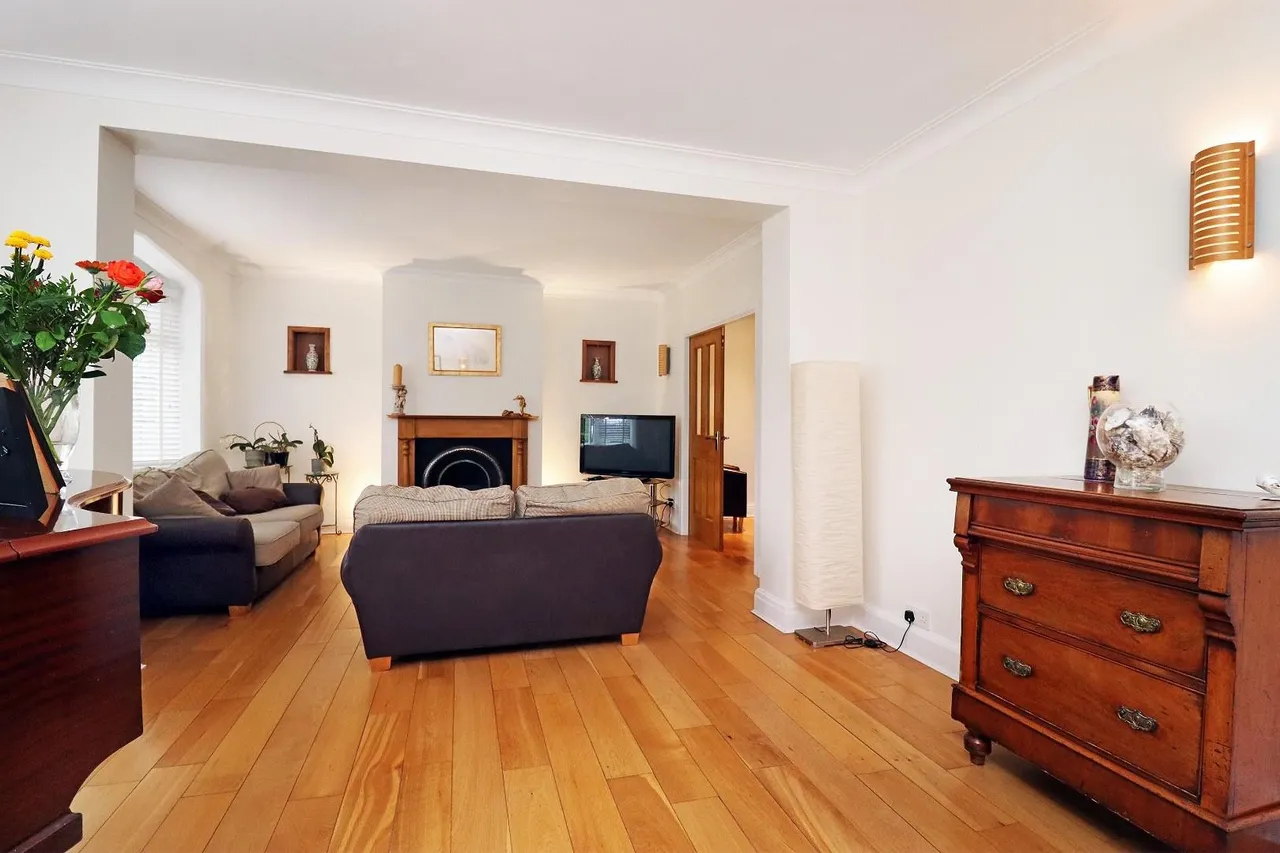 Woodhead Road, Hale, Cheshire WA15 9LD, photo 6