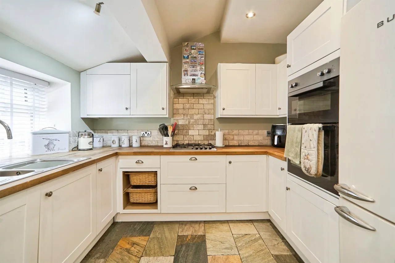 Moss Row, Wilsden, BD15, photo 4