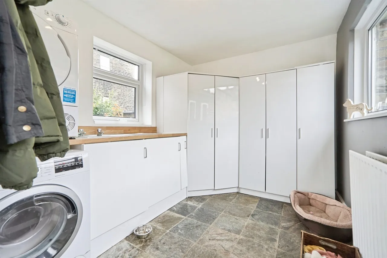Moss Row, Wilsden, BD15, photo 10