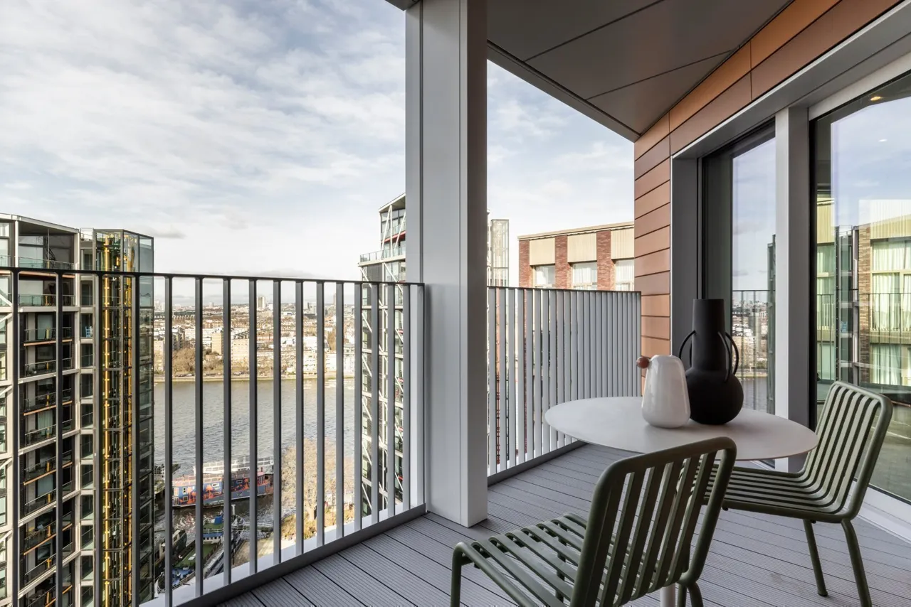 Nine Elms Lane, London, SW11, photo 6