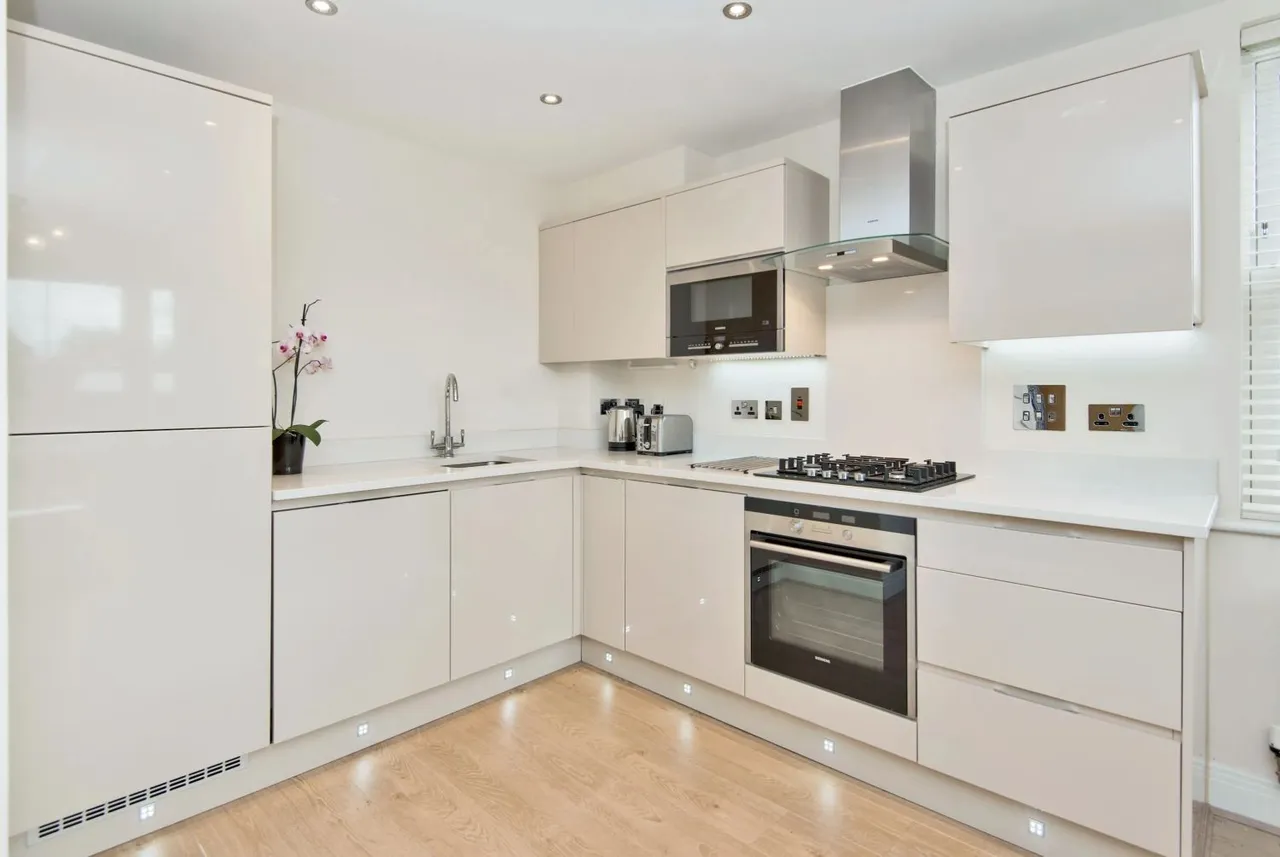 St. Leonards Road, Windsor, SL4, photo 4