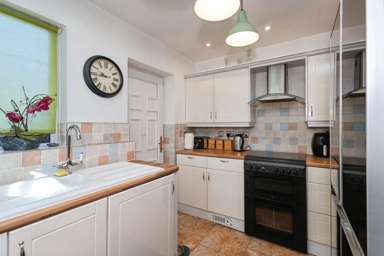 Dean Terrace, Parkbridge, Ashton-Under-Lyne, Greater Manchester, OL6, photo 9