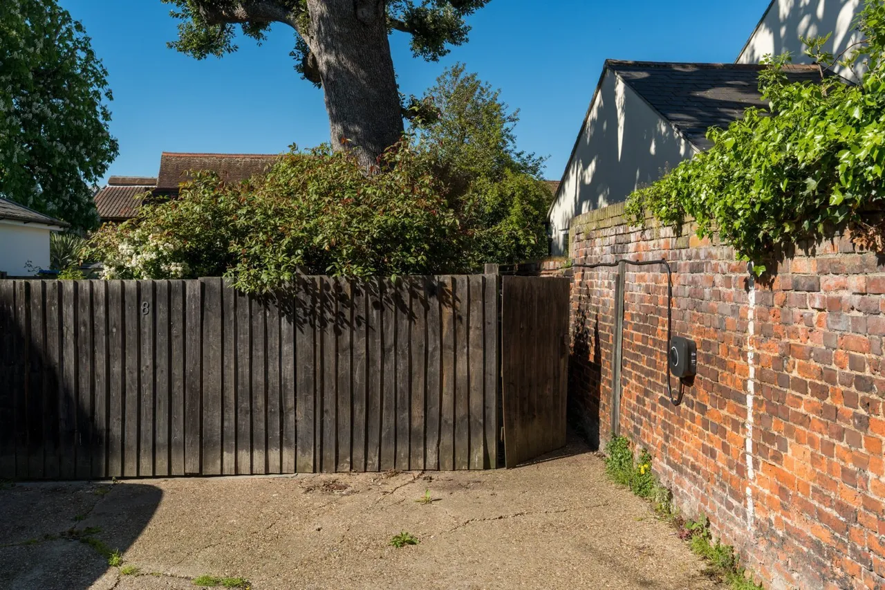 West Stockwell Street, Dutch Quarter, CO1, photo 32