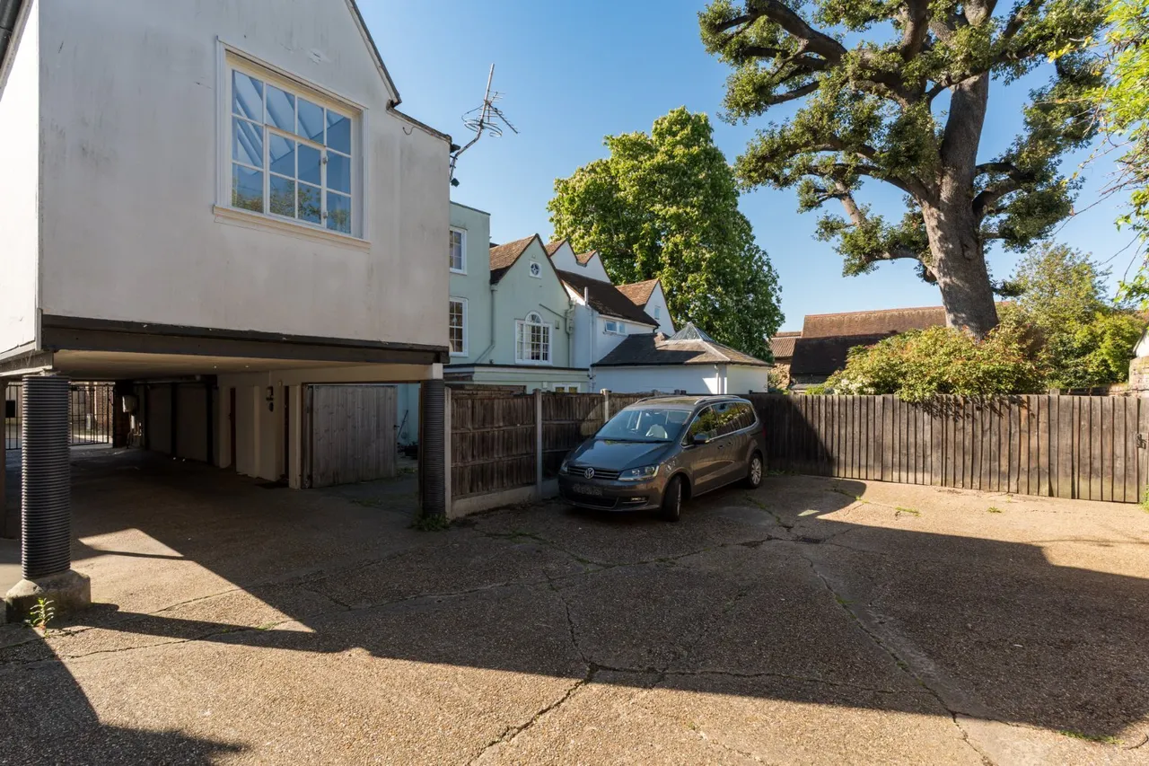 West Stockwell Street, Dutch Quarter, CO1, photo 29