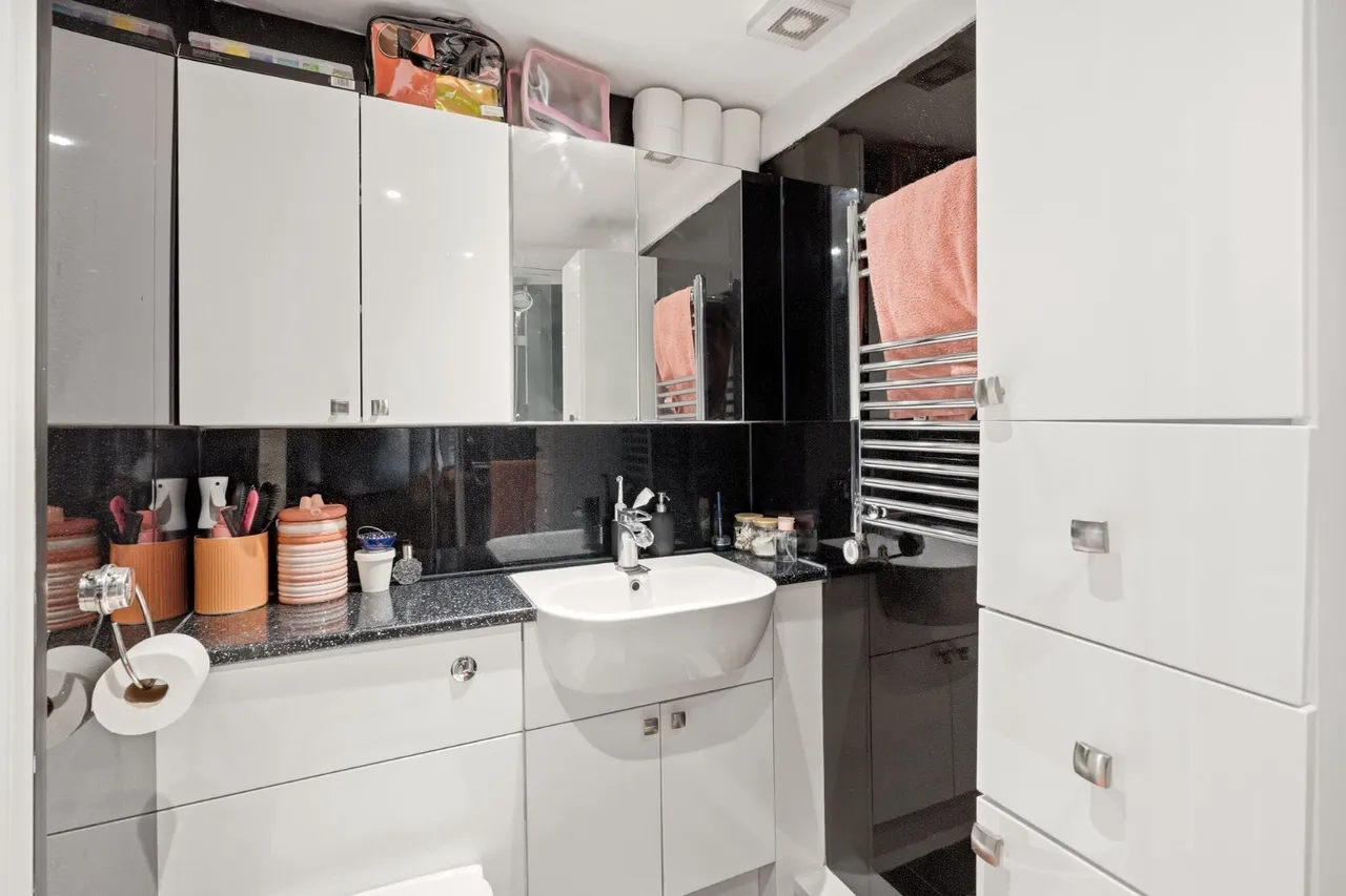 West Stockwell Street, Dutch Quarter, CO1, photo 21