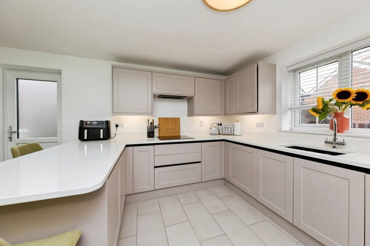 Trem Y Coleg, Carmarthen, SA31, photo 4