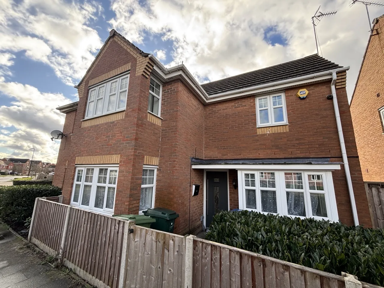 2 bed house to rent — Chorley Way, CV6