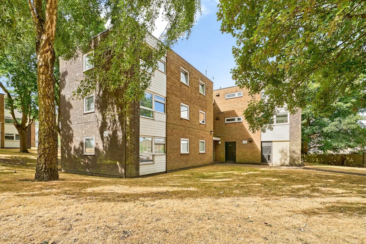 2 bed flat for sale, Rosehill Gardens, Willenhall, WV13