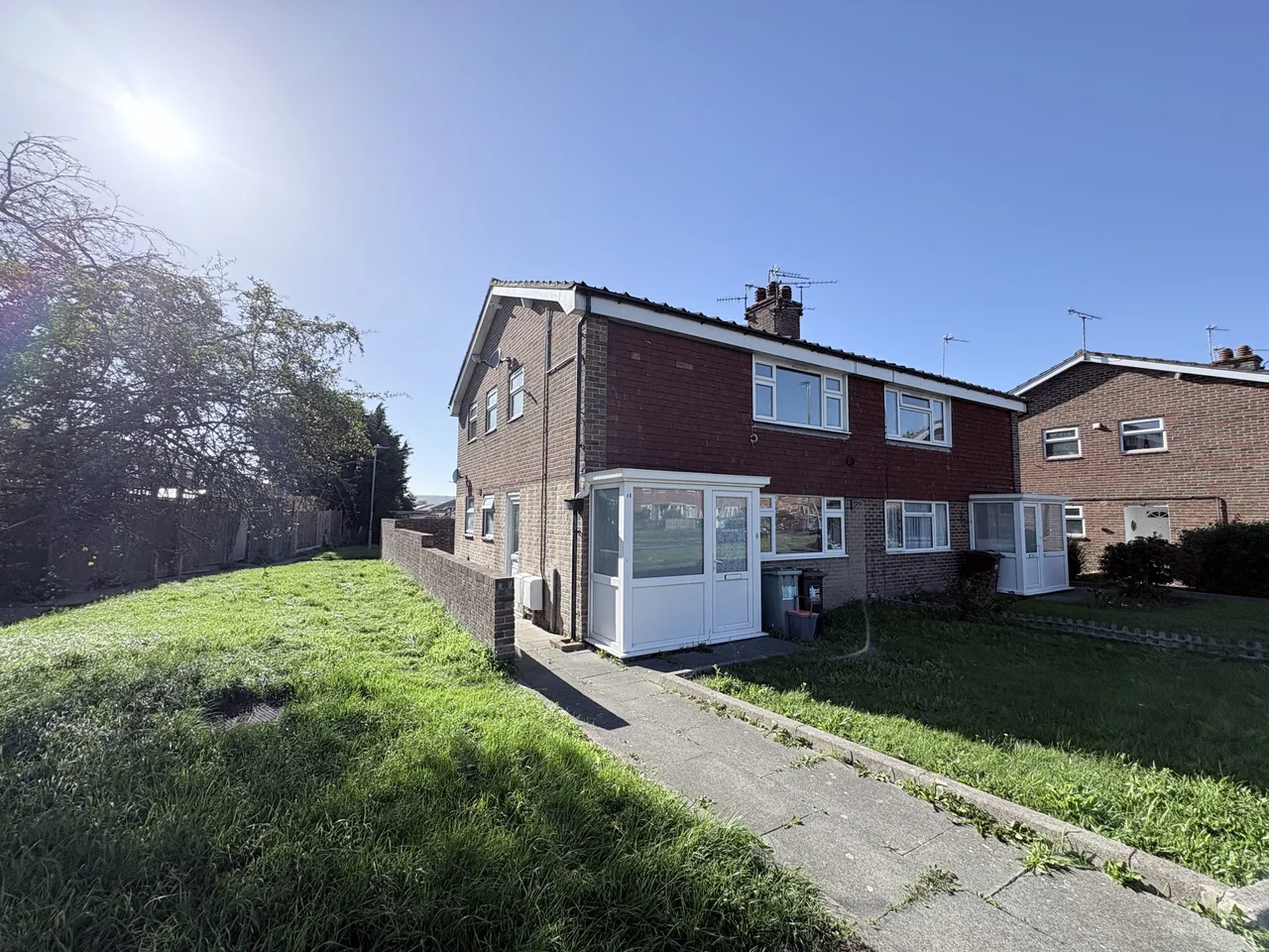2 bed flat to rent, Pembury Road, Eastbourne, BN23