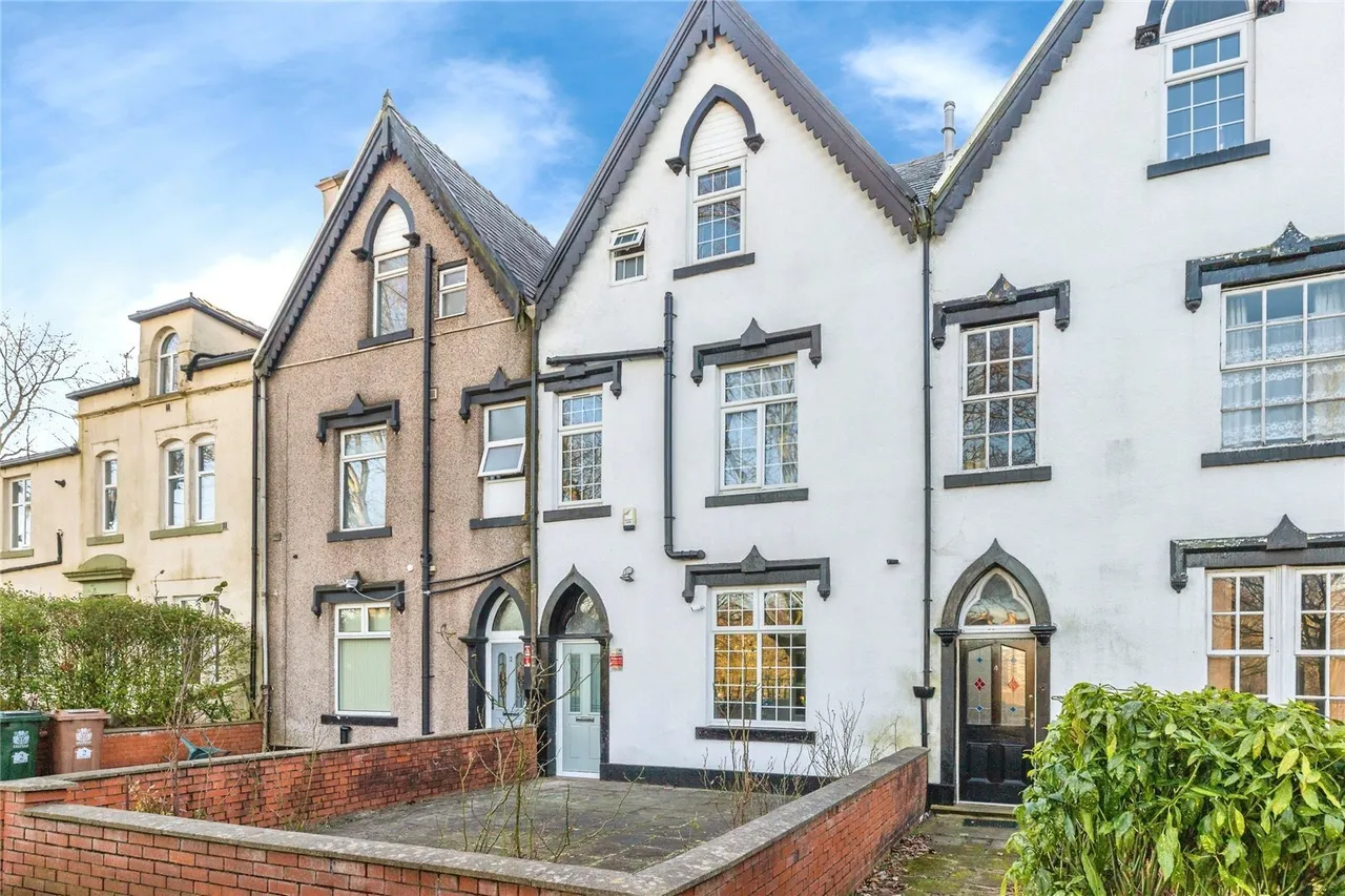 6 bed house for sale, Kilnerdeyne Terrace, Rochdale, OL16