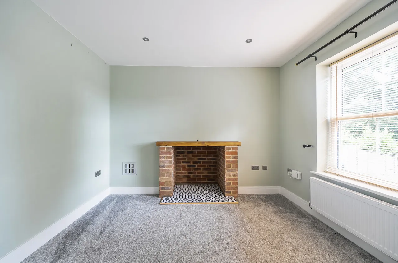 West End Road, West End, SO18, photo 9