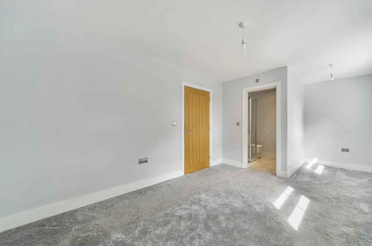West End Road, West End, SO18, photo 11