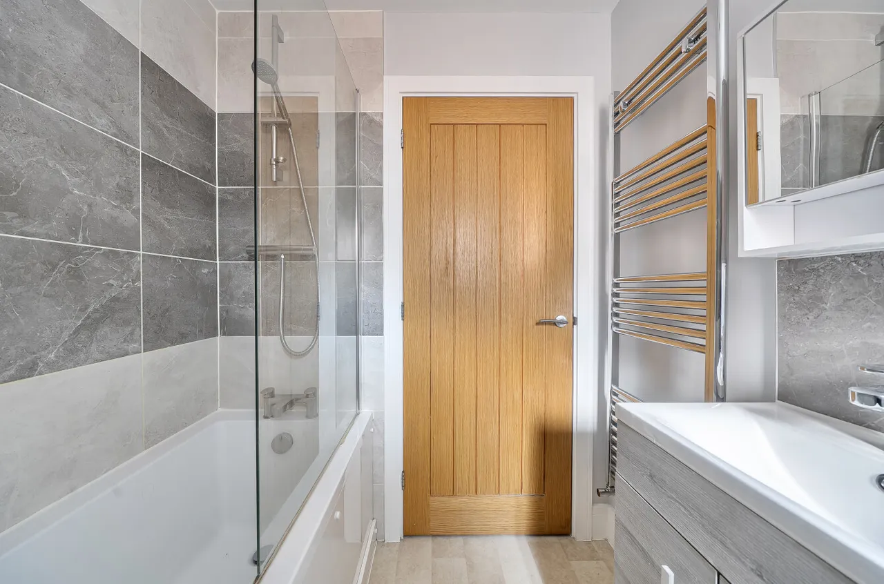 West End Road, West End, SO18, photo 15