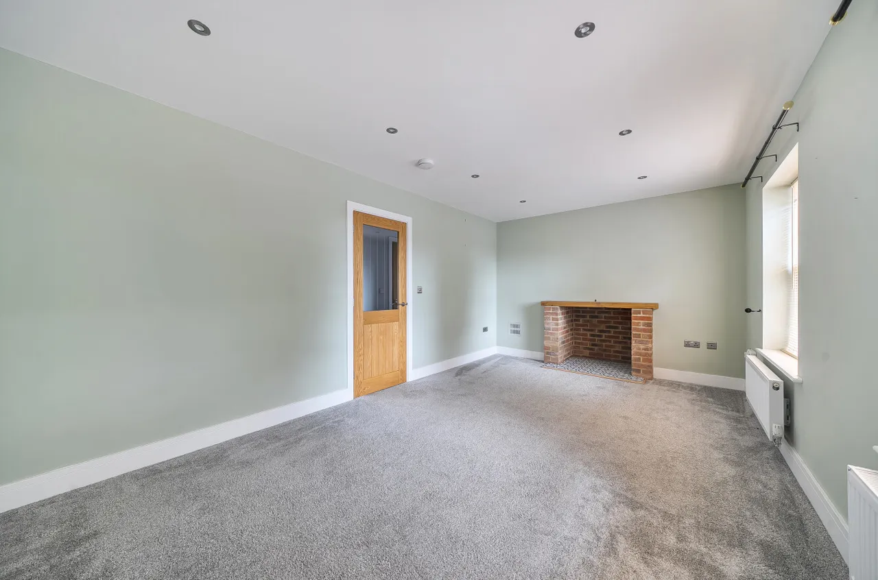 West End Road, West End, SO18, photo 7