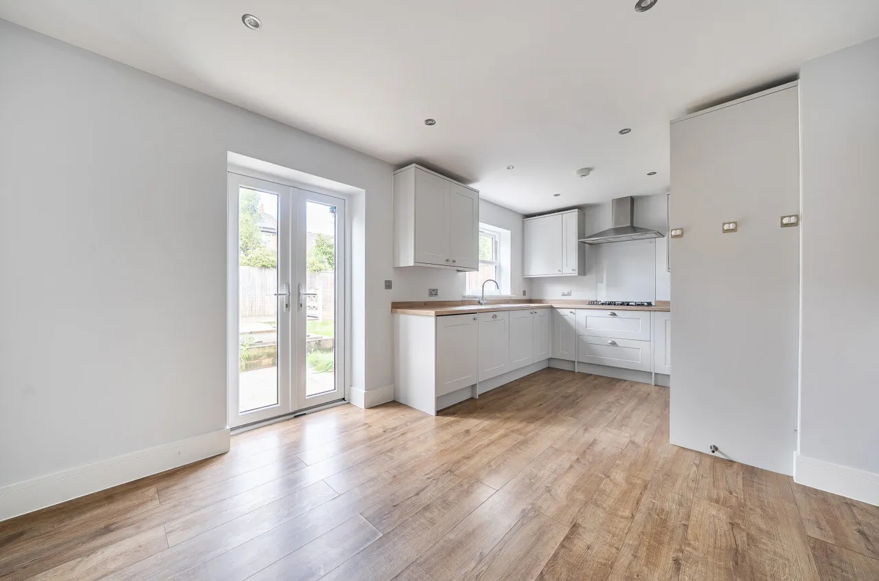 West End Road, West End, SO18, photo 5