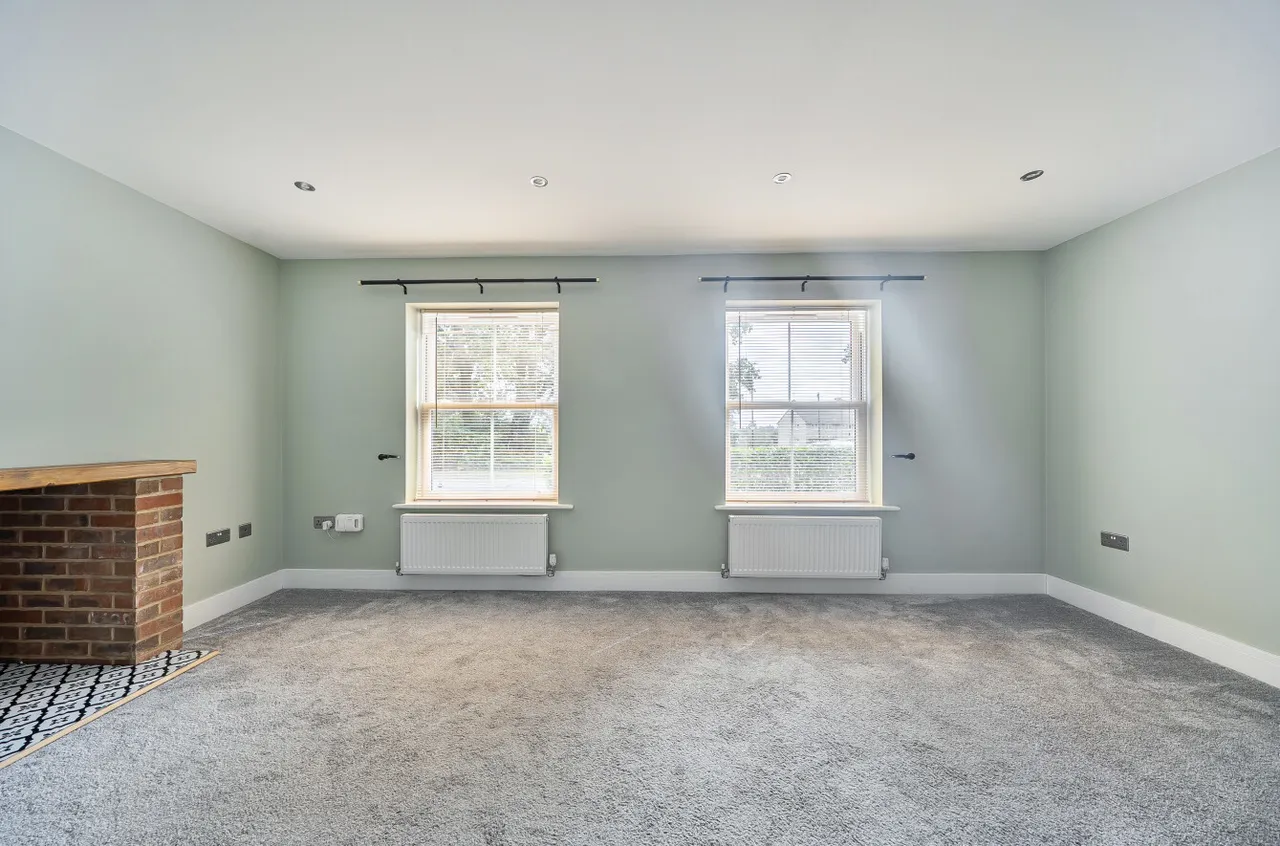 West End Road, West End, SO18, photo 8