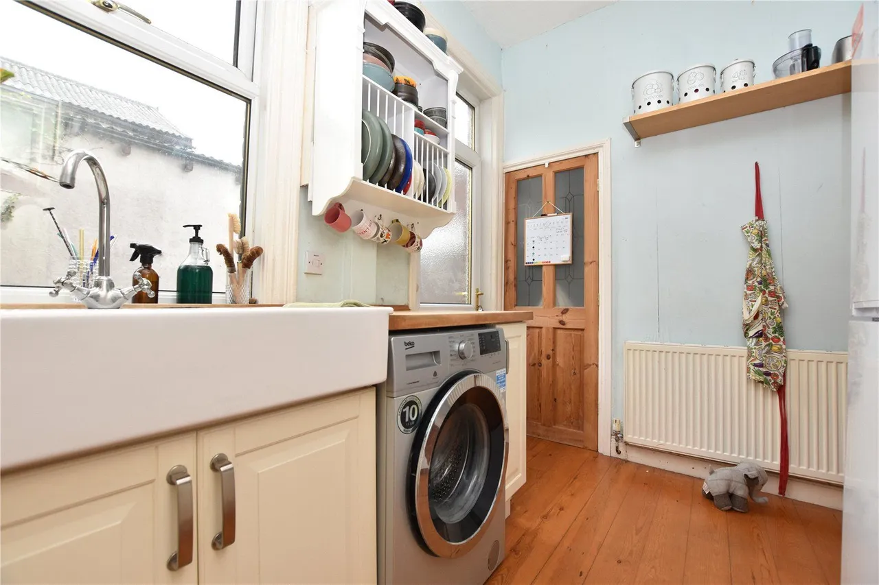 Bruntcliffe Lane, Morley, LS27, photo 15