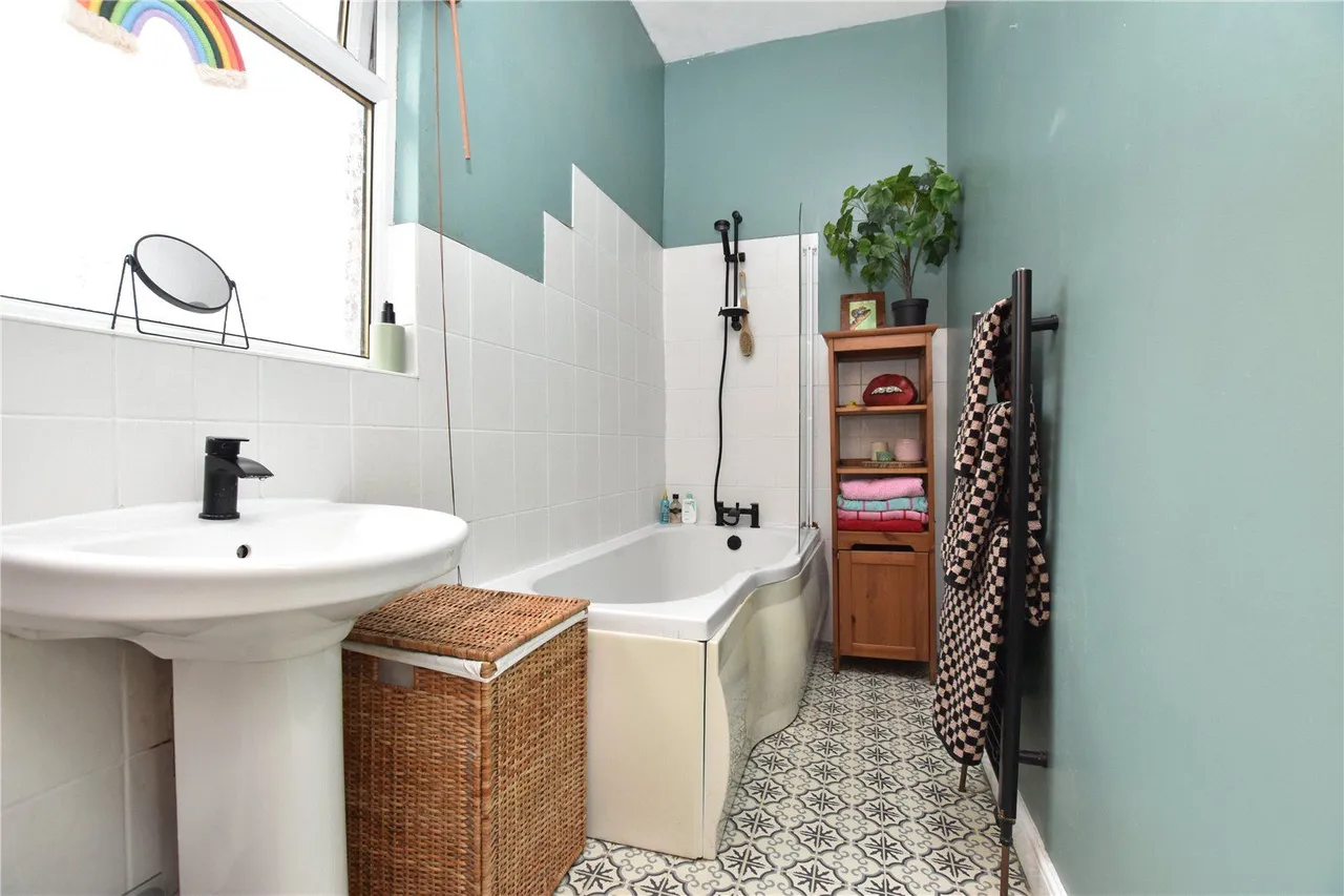 Bruntcliffe Lane, Morley, LS27, photo 9