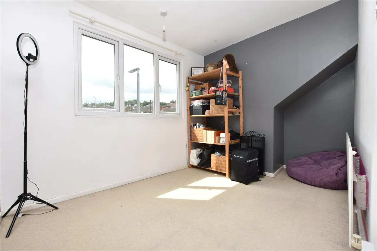 Bruntcliffe Lane, Morley, LS27, photo 18