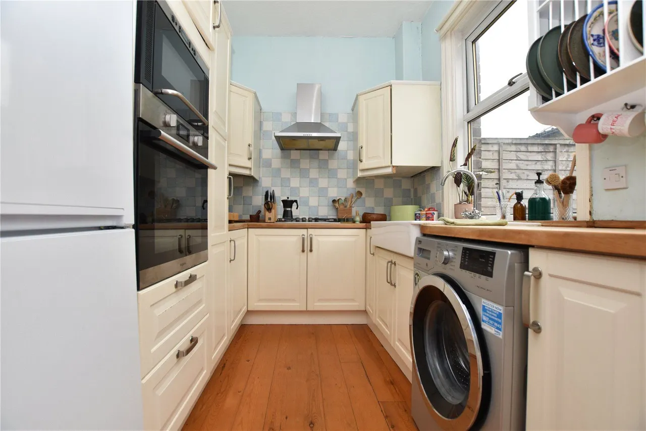 Bruntcliffe Lane, Morley, LS27, photo 14