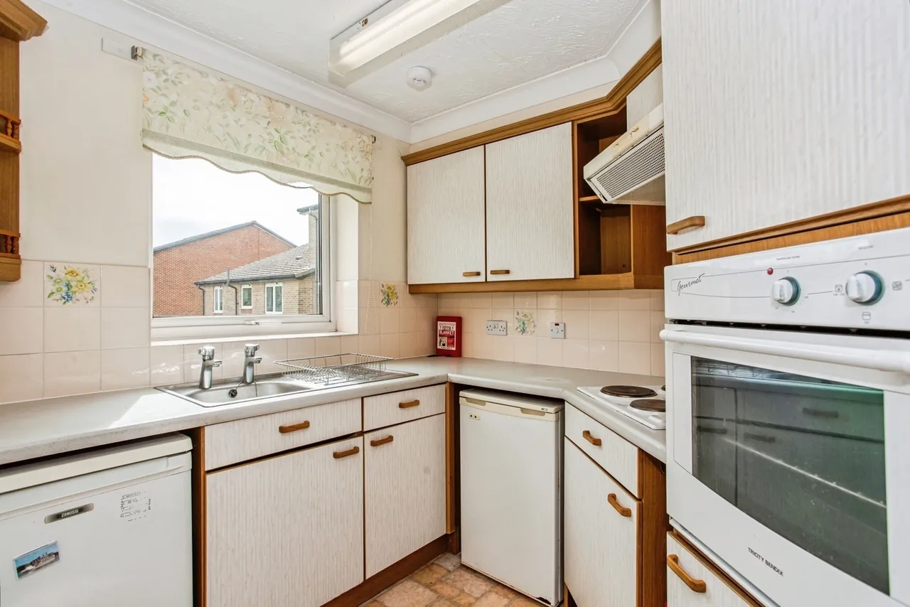 Station Road, Thorpe Bay, Essex, SS1, photo 4