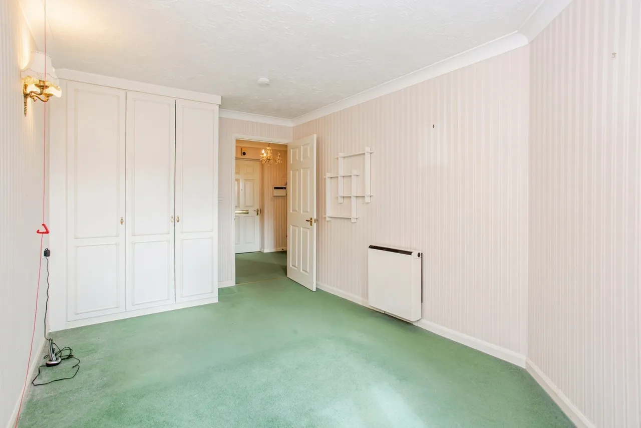 Station Road, Thorpe Bay, Essex, SS1, photo 10
