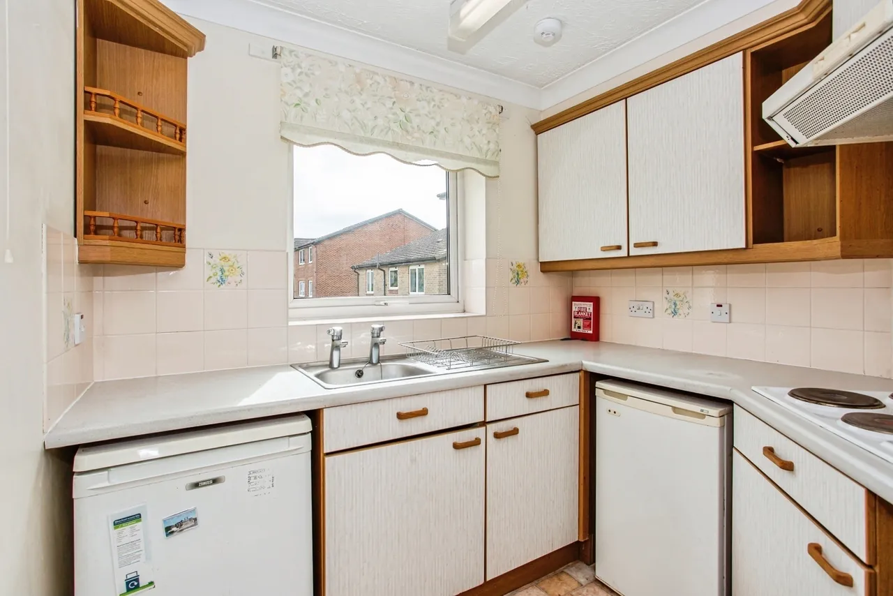 Station Road, Thorpe Bay, Essex, SS1, photo 14