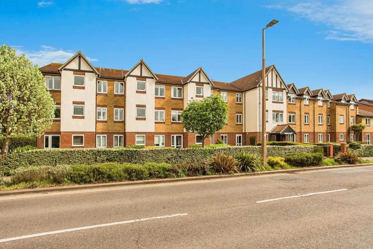1 bed flat for sale — Station Road, Thorpe Bay, Essex, SS1
