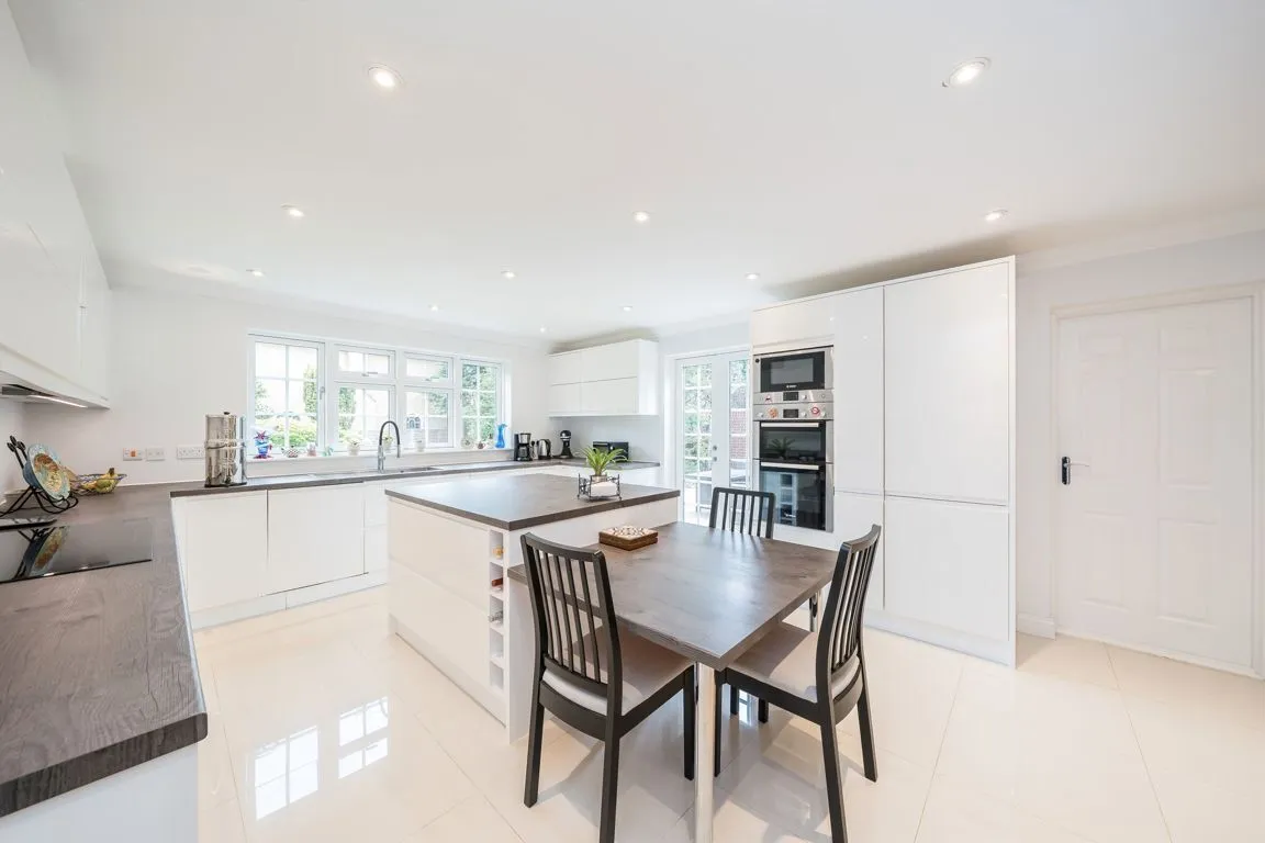 Fairacres, Cobham, KT11, photo 3