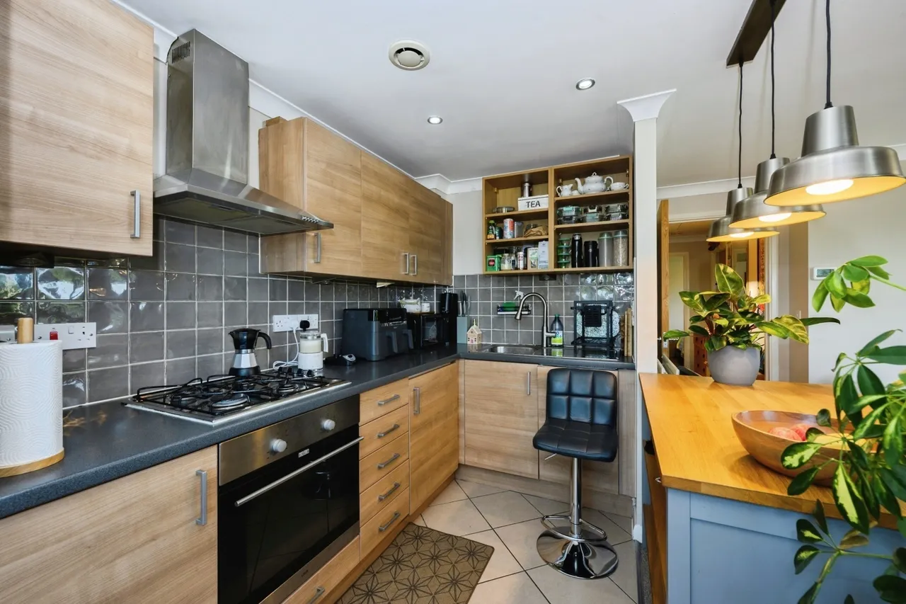Buffers Lane, Leatherhead, KT22, photo 2
