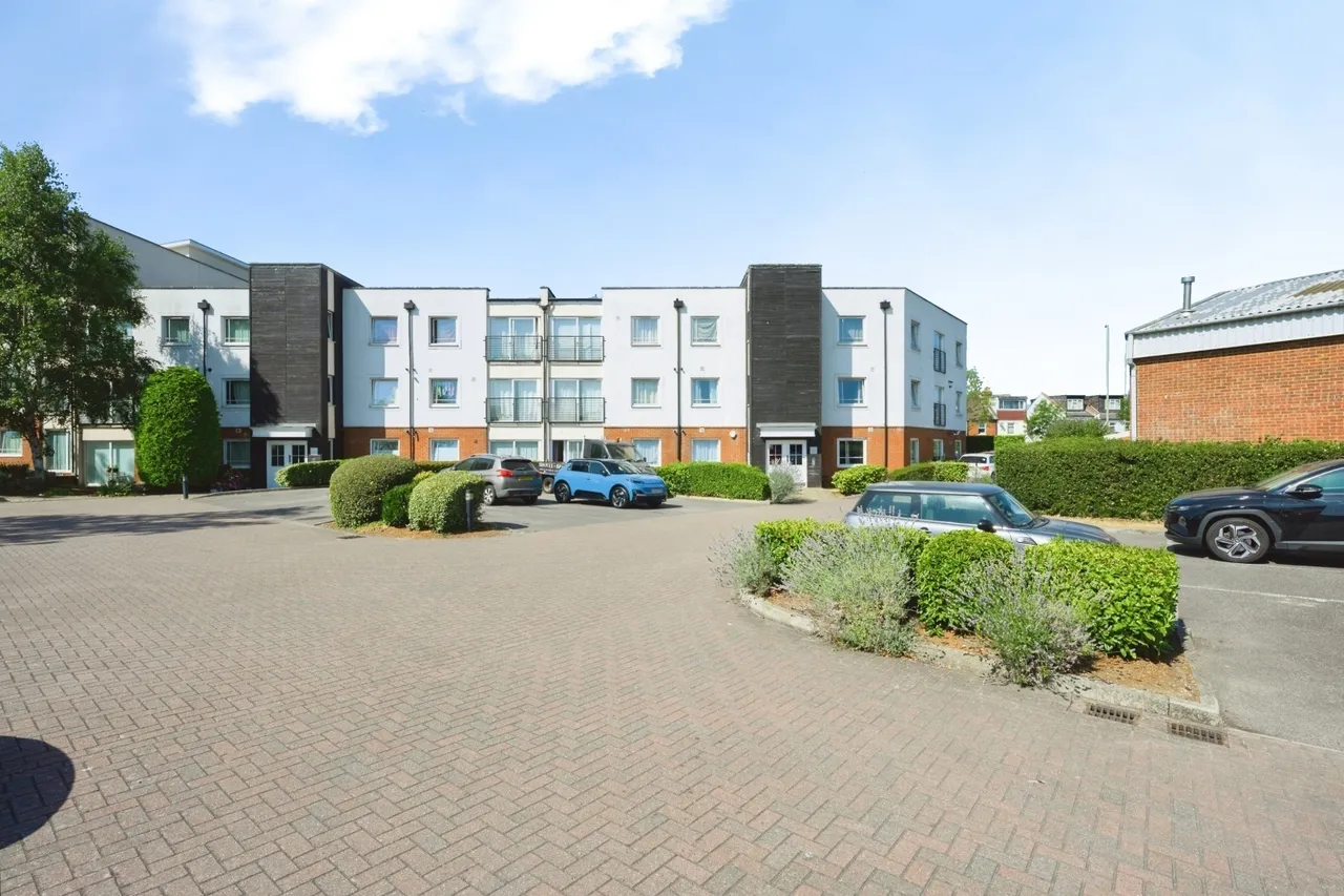 Buffers Lane, Leatherhead, KT22, photo 11