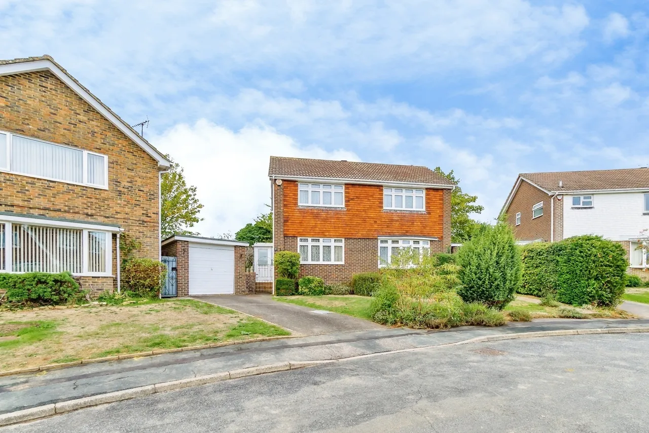 3 bed house for sale, St. Marys Close, Pulborough, RH20