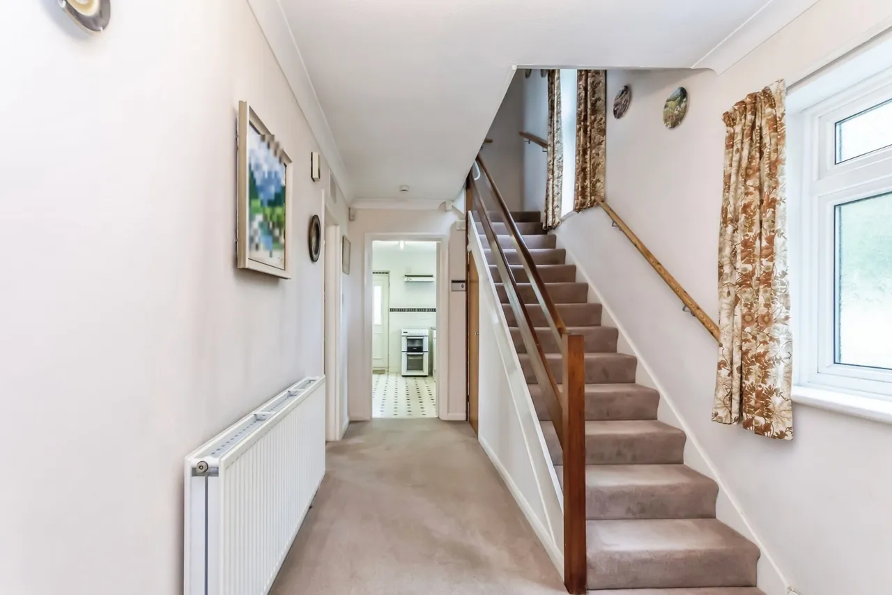 St. Marys Close, Pulborough, RH20, photo 12