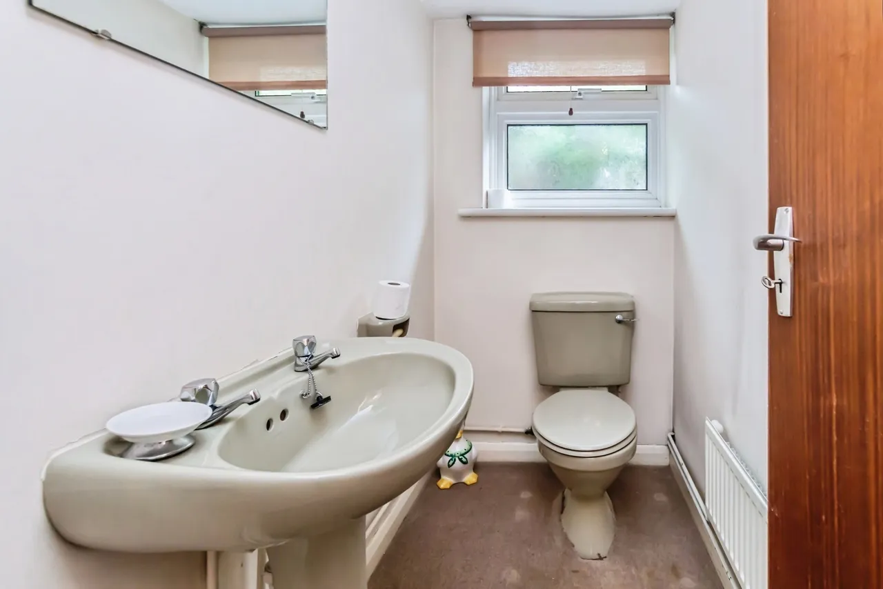 St. Marys Close, Pulborough, RH20, photo 14
