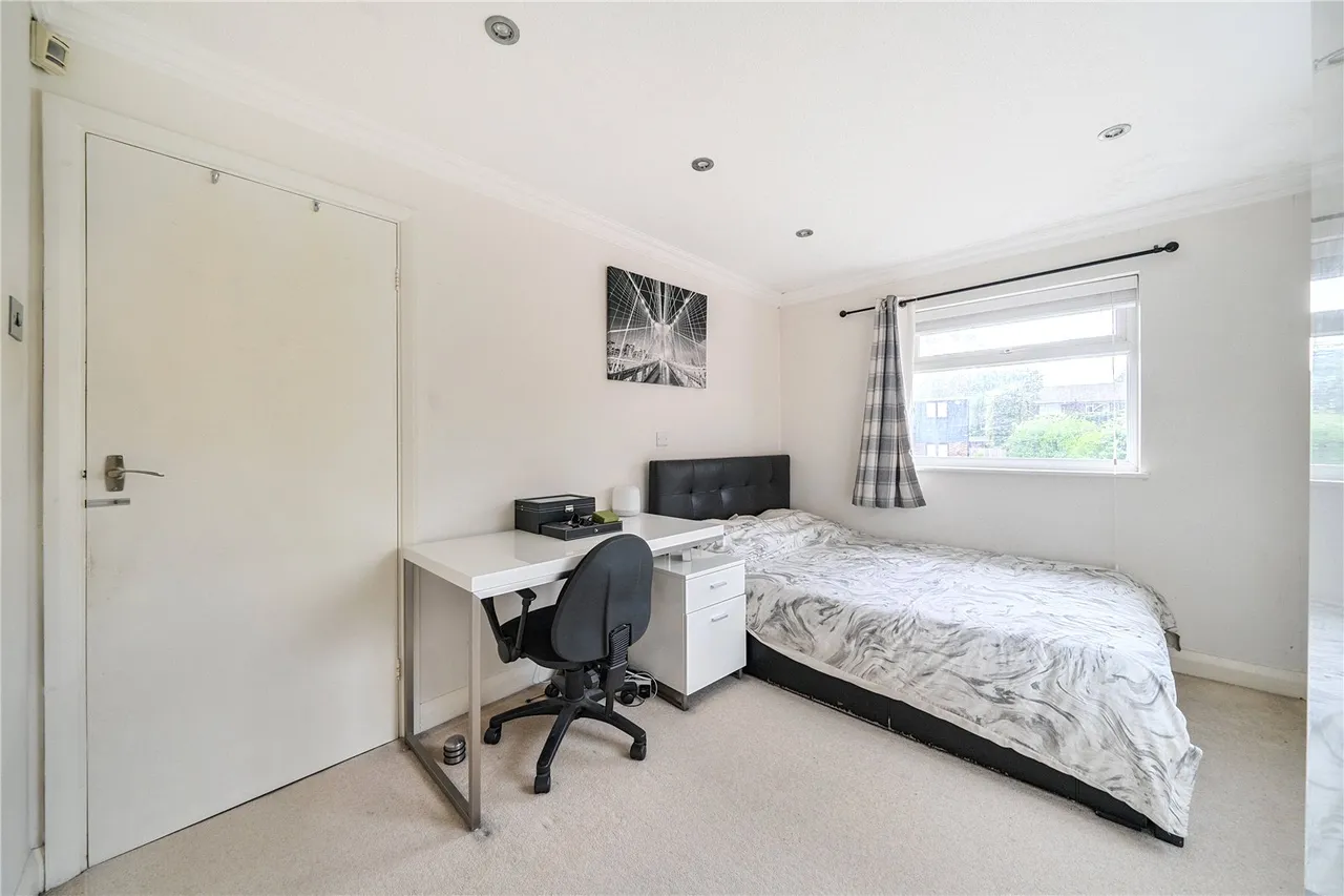 Brookdene Drive, Northwood, HA6, photo 13