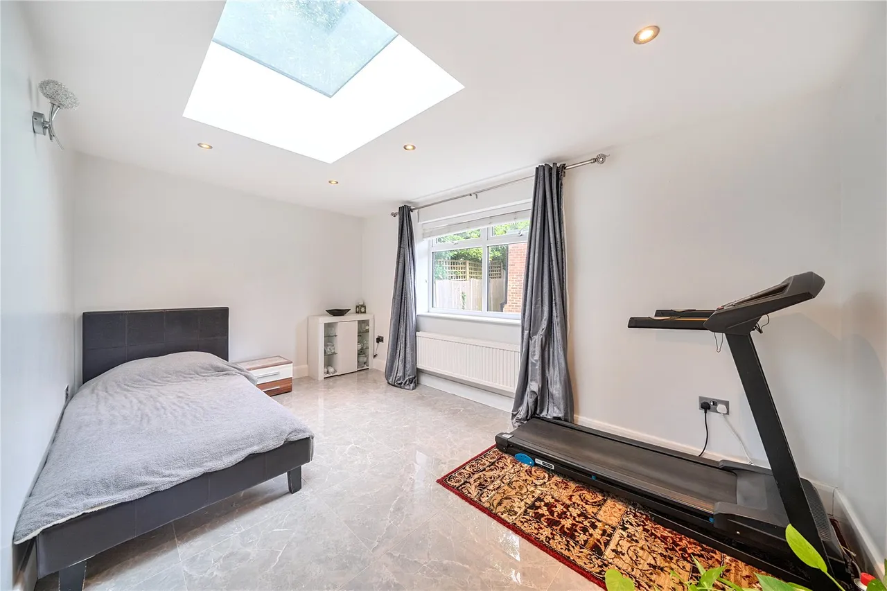 Brookdene Drive, Northwood, HA6, photo 8