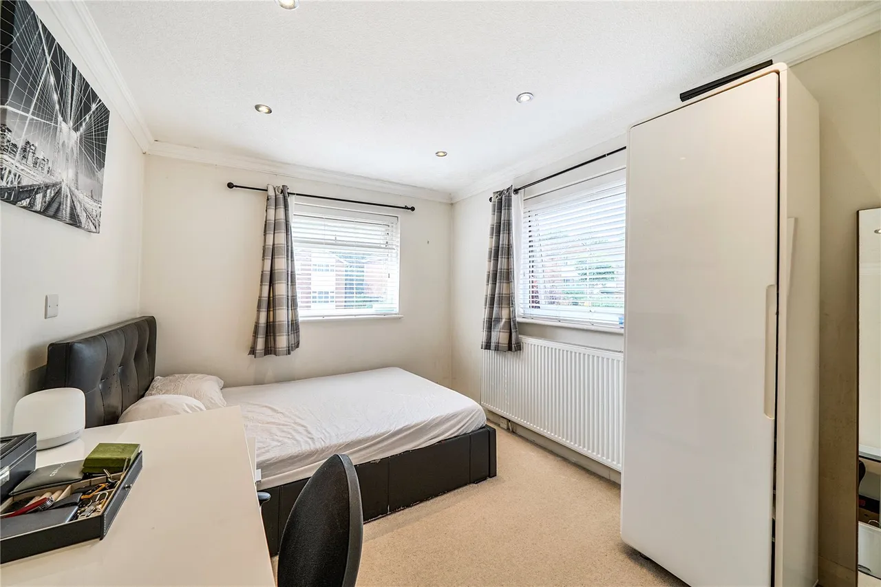 Brookdene Drive, Northwood, HA6, photo 16