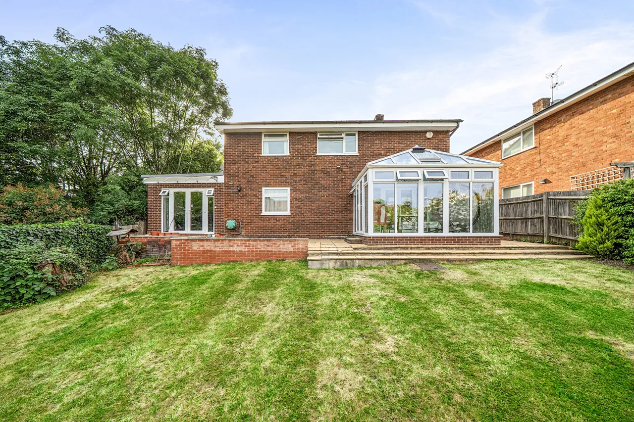 Brookdene Drive, Northwood, HA6, photo 17