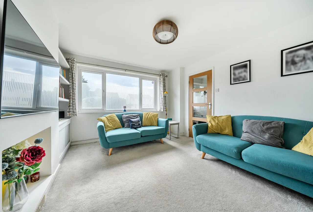 3 bed house for sale — Emlyn Road, Horley, RH6 8RX