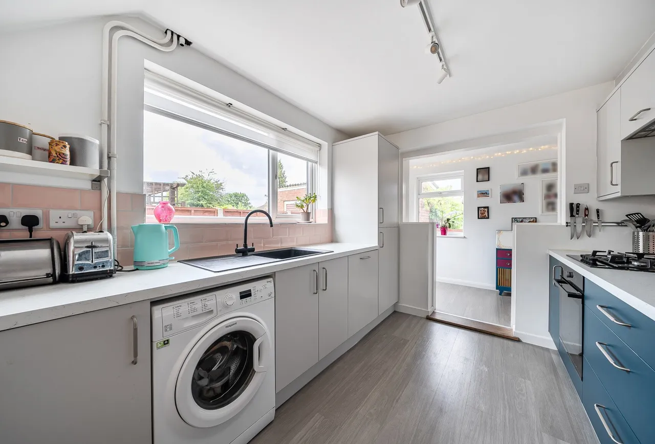 Emlyn Road, Horley, RH6 8RX, photo 9