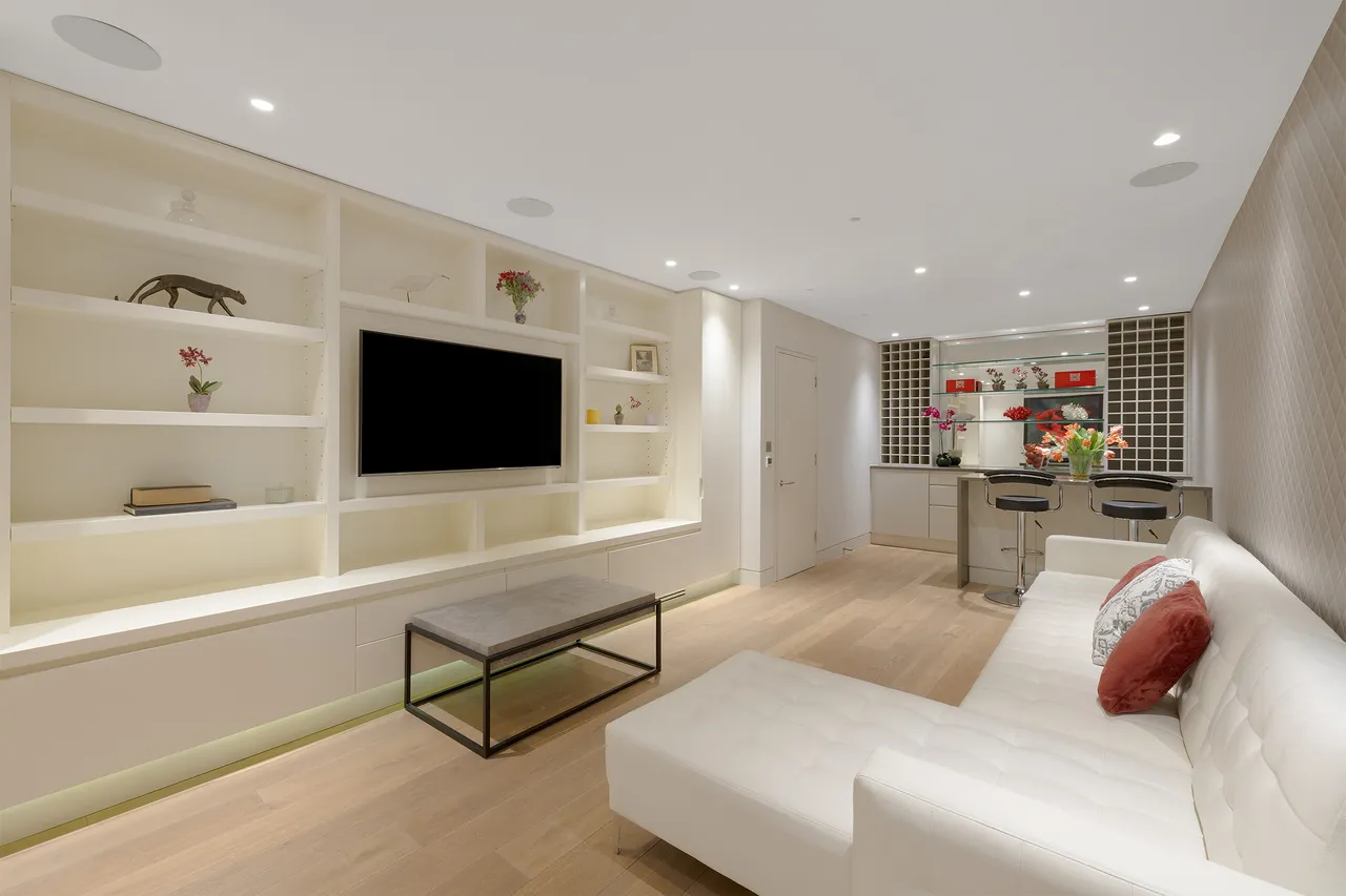 Pavilion Road, Knightsbridge, London, photo 2