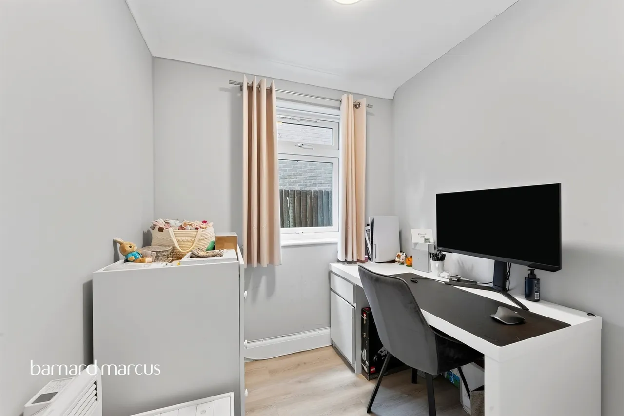 Godwin Close, EPSOM, photo 5