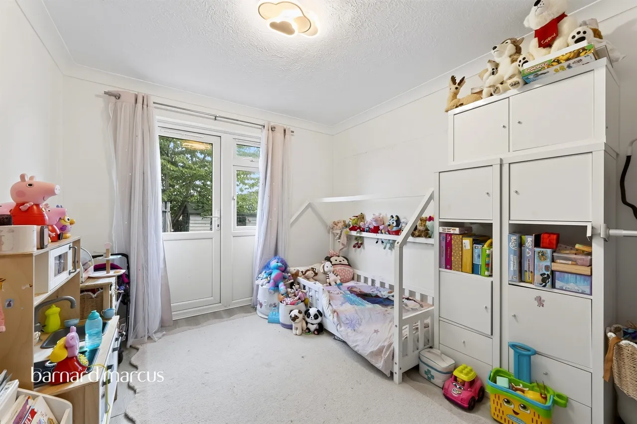 Godwin Close, EPSOM, photo 4
