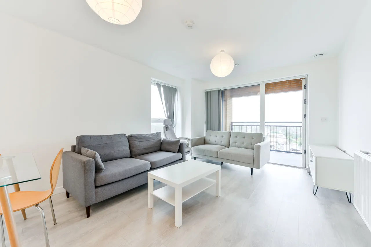 Acton, W3, photo 2