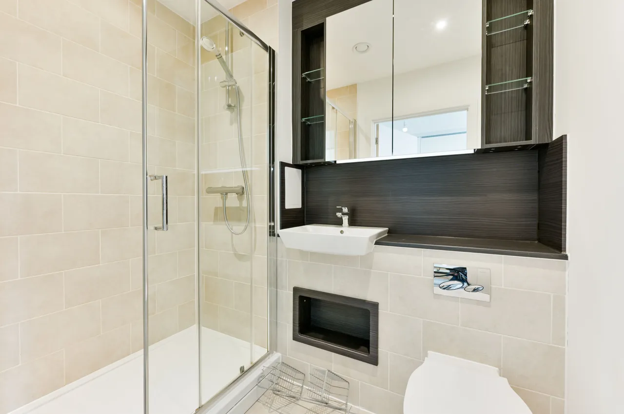 Acton, W3, photo 12