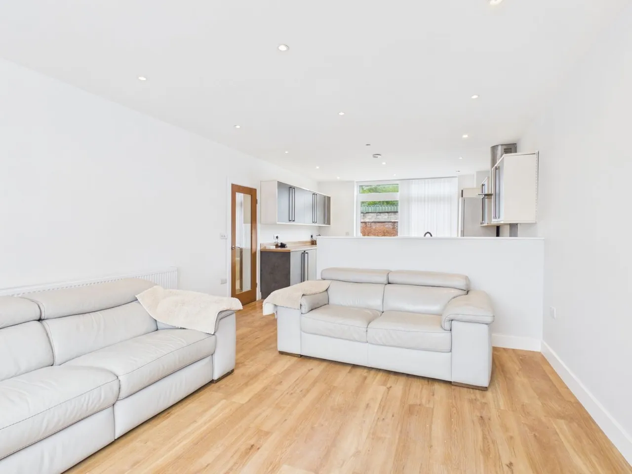 Bradford Road, Manchester, M40, photo 4